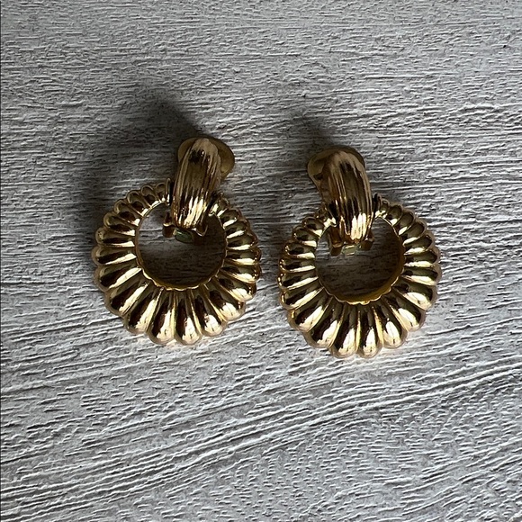 Christian Dior Vintage Gold Plater Door Knocker Clip on Earrings‎